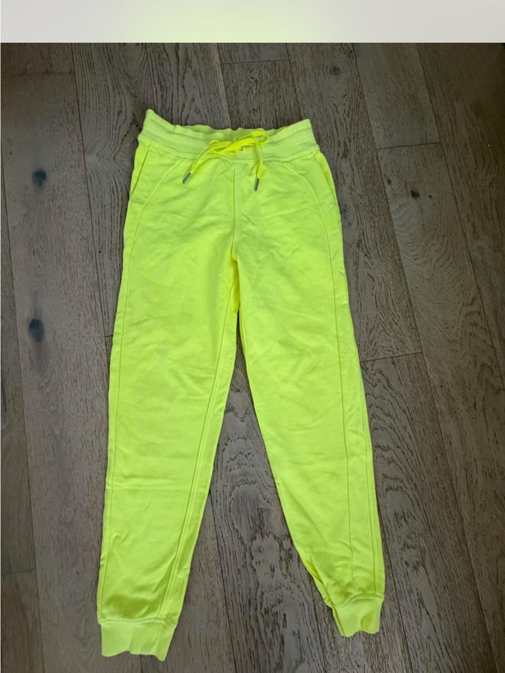 Lululemon- bright yellow- Scuba joggers size 6
